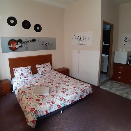 Old Town Friendly And Lovely Apartment Bucharest Exterior photo